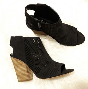 Vince Camuto Kimora Cutout Shield Sandal